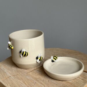 To BEE, krus og mini snacktallerken