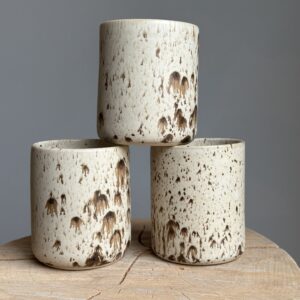 Krus i lys ler og lækker soft satin glasur, Tøbrud